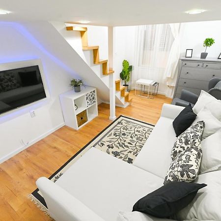 Charming Apartment In Damjanich Str., Lucas Budapeşte Dış mekan fotoğraf
